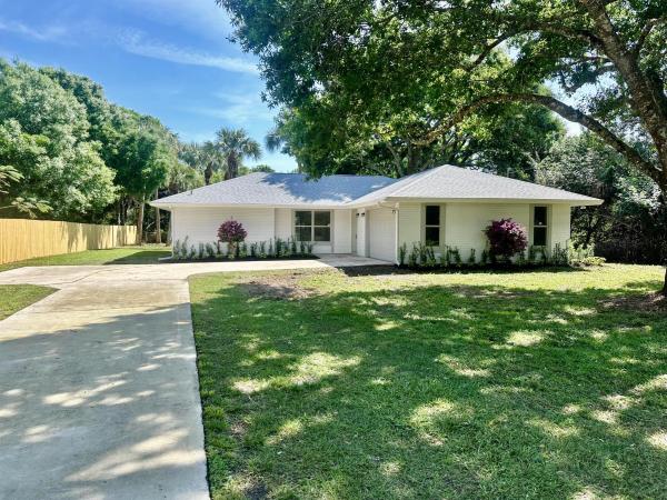 Fort Pierce Residential, 904 S 37th St, Fort Pierce, Florida 34947, image 1