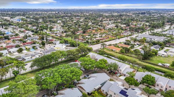 Pine Glen At Abbey Park, 5053 Pine Abbey Dr S, West Palm Beach, Florida 33415, image 2