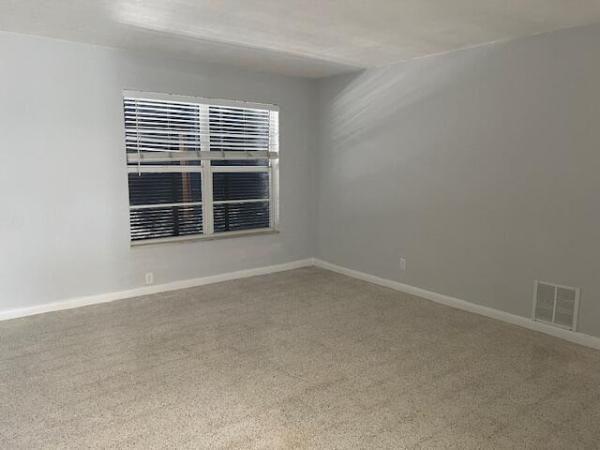 Park Manor, 541 W Blue Heron Blvd, Riviera Beach, Florida 33404, image 2