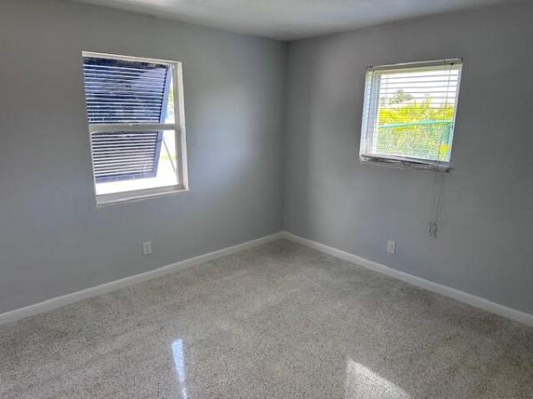 Park Manor, 541 W Blue Heron Blvd, Riviera Beach, Florida 33404, image 1