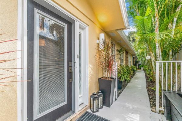 Garden Oaks, 8286 Old Forest Rd, Palm Beach Gardens, Florida 33410, image 2