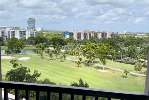 Coronado Tower 3, 20379 W Country Club Dr #940, Aventura, Florida 33180, image 1