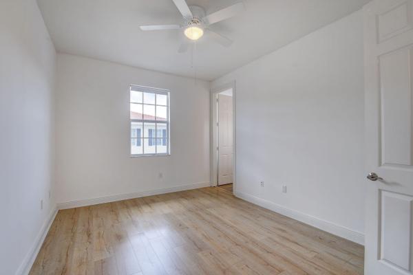 Courtyards Of Lake Worth At College Park, 2502 N Dixie Hwy #32, Lake Worth Beach, Florida 33460, image 1