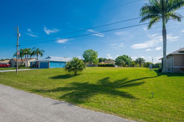 2343 SW Kent Cir, Port St. Lucie, Florida 34953, image 2