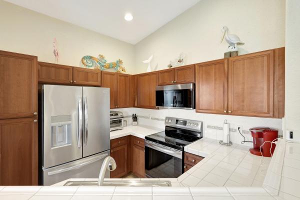 Sierra Bay, 3201 Scarletta Dr, Riviera Beach, Florida 33404, image 2
