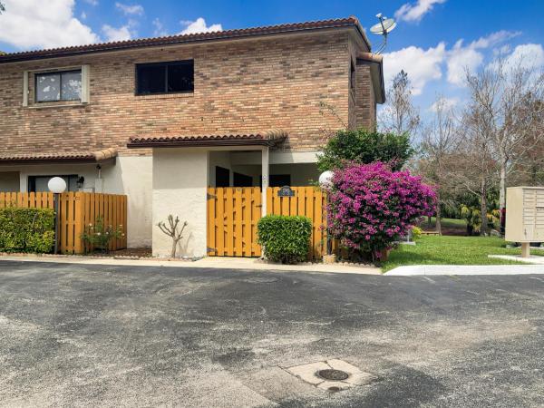 Lago Mar Colony, 12461 NW 3rd St #C4, Plantation, Florida 33325, image 1