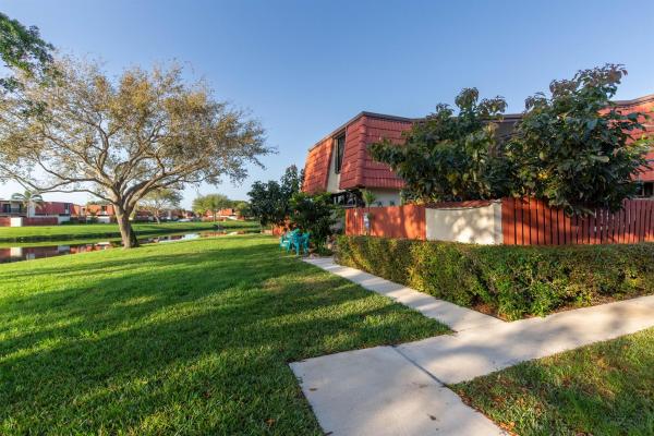 Somerset, 3821 Victoria Dr, West Palm Beach, Florida 33406, image 1