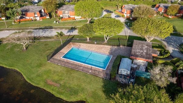 Somerset, 3821 Victoria Dr, West Palm Beach, Florida 33406, image 3