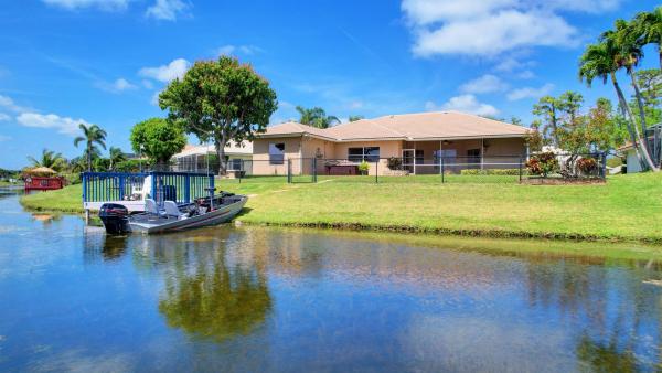 The Estates Of Royal Palm Beach, 142 Cypress Trce, Royal Palm Beach, Florida 33411, image 1
