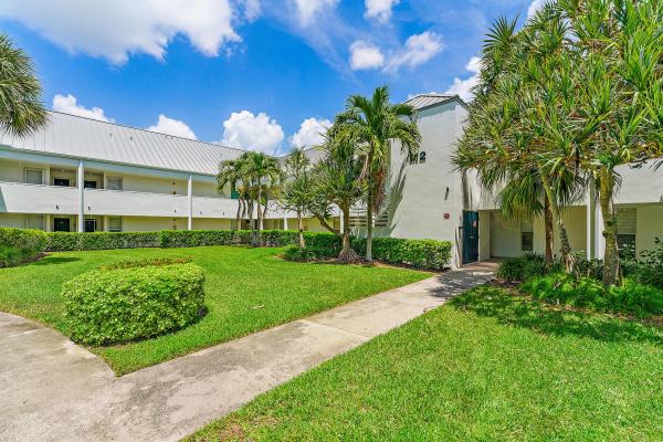 Poolside Villas At Jupiter Ocean & Racquet Club, 1605 S Us Highway 1 #M2-101, Jupiter, Florida 33477, image 1