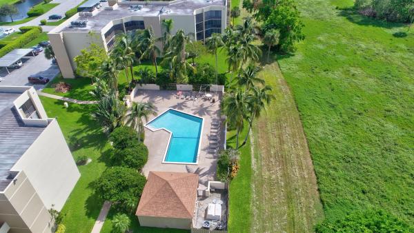 Camino Real Village, 5700 Camino Del Sol #107, Boca Raton, Florida 33433, image 2