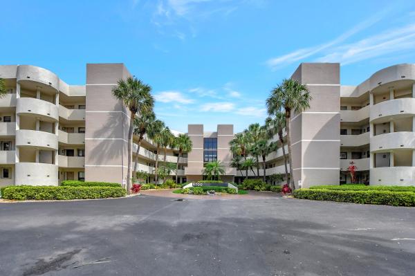 Camino Real Village, 5700 Camino Del Sol #107, Boca Raton, Florida 33433, image 1