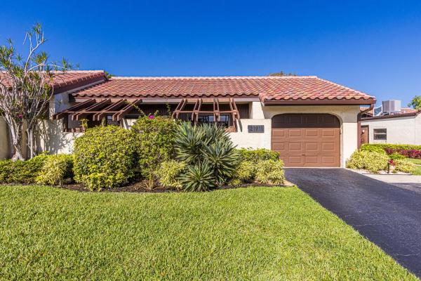 Glades Of Boca Lago, 21911 Arriba Real #15-B, Boca Raton, Florida 33433, image 1