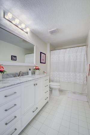 The Residences Of Belmont At Boynton Beach, 708 Belmont Pl, Boynton Beach, Florida 33436, image 2