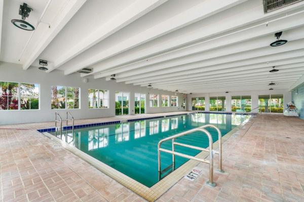 Huntington Pointe, 6412 Kings Gate Cir, Delray Beach, Florida 33484, image 2