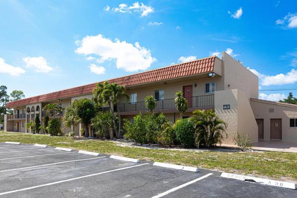 Forest Hill Gardens East, 6028 Forest Hl #205, West Palm Beach, Florida 33415, image 1