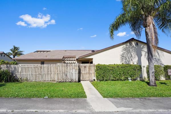 Waterview Estates, 2504 Waterview Cir, Palm Springs, Florida 33461, image 1