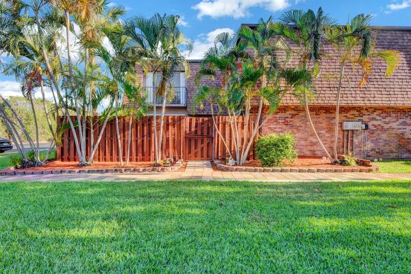 Los Mangos Patio Villas, 2610 SE 5th Cir, Boynton Beach, Florida 33435, image 1