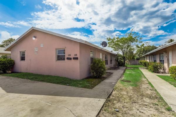 Atlantic Park Gardens, 126 SW 12th Ave, Delray Beach, Florida 33444, image 1