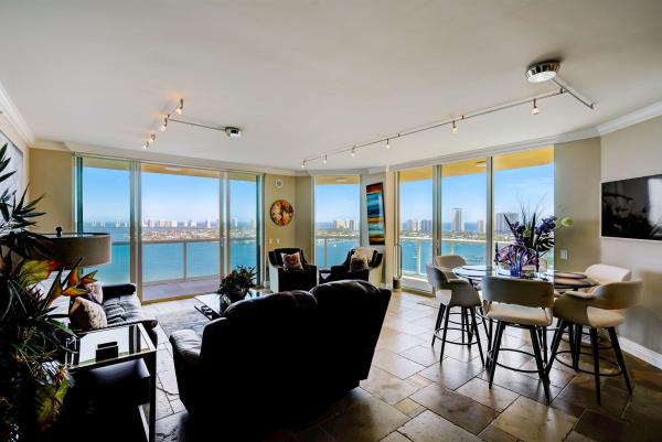 Marina Grande Club & Residences, 2650 Lake Shore Dr #2106, Riviera Beach, Florida 33404, image 1