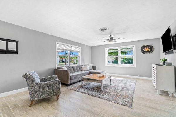 Lake Clarke Waterway Estates, 8401 Pine Tree Ln, Lake Clarke Shores, Florida 33406, image 3