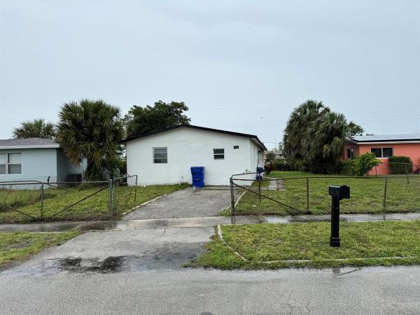 Datura Park South, 1536 N 24th Ct, Riviera Beach, Florida 33404, image 1