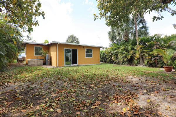 Southern Boulevard Pines, 138 Ethelyn Dr, West Palm Beach, Florida 33415, image 1