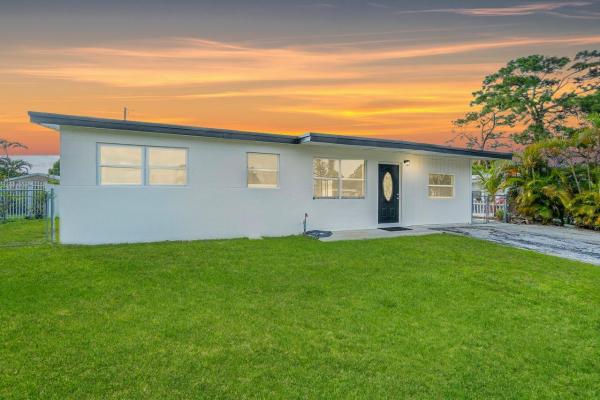 Forest Hill Village, 2171 Tarragon Rd, West Palm Beach, Florida 33415, image 1
