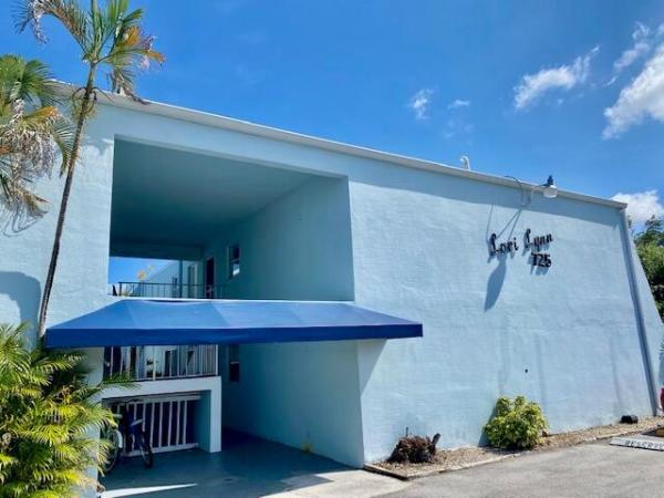 Lori Lynn, 725 Hummingbird Way #208, North Palm Beach, Florida 33408, image 1