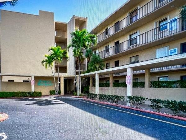 Hidden Harbour Of The Palm Beaches, 890 N Federal Hwy #102, Lantana, Florida 33462, image 1