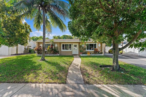 Palm Beach Lakes South, 401 Baker Dr, West Palm Beach, Florida 33409, image 1