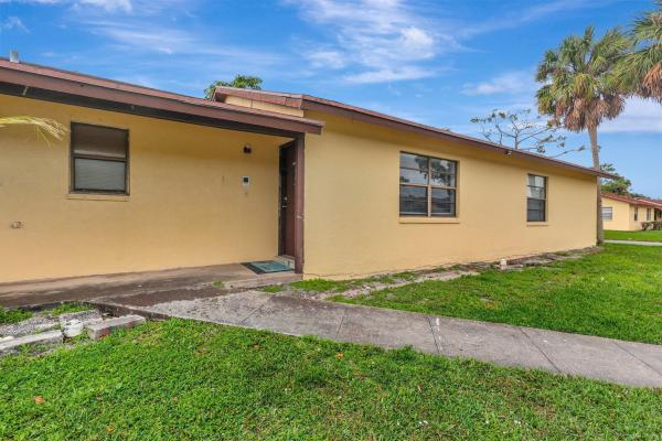 Glenwood Village, 468 Glenwood Dr, West Palm Beach, Florida 33415, image 1