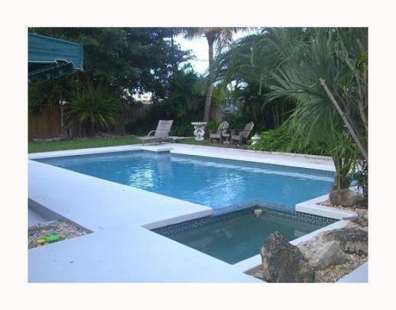 Yacht Harbor Estates, 1249 S Harbor Dr, Riviera Beach, Florida 33404, image 2