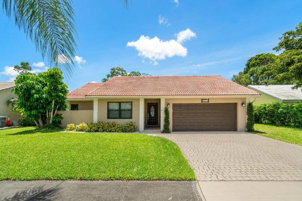 Timbers Of Boca, 21110 White Oak Ave, Boca Raton, Florida 33428, image 1