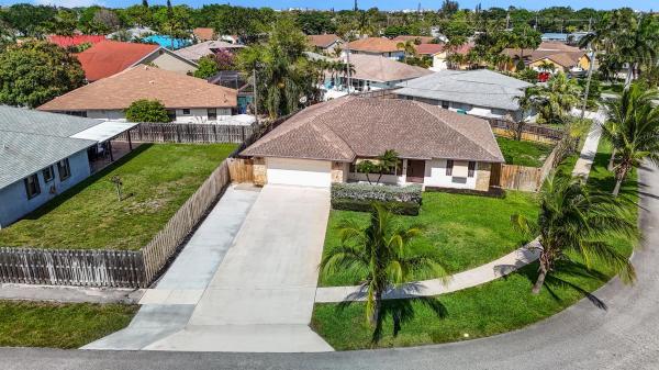 1048 Wynndale Way, Lantana, Florida 33462, image 1