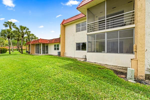 Golden Lakes Village, 105 Lake Evelyn Dr, West Palm Beach, Florida 33411, image 2