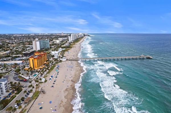 Villas On The Green, 2667 Deer Creek Emerald Way, Deerfield Beach, Florida 33442, image 1