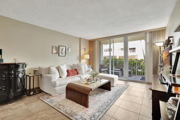 Le Chateau Royal, 3540 S Ocean Blvd #115, South Palm Beach, Florida 33480, image 1