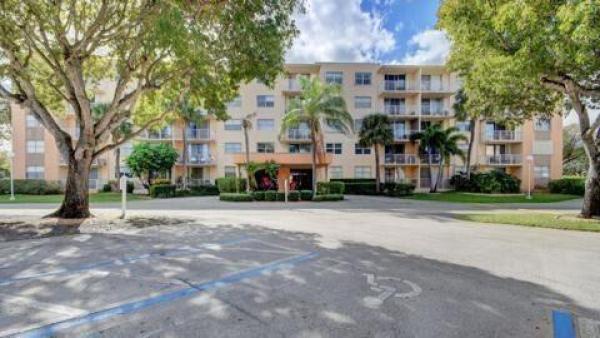 Breakwaters Of The Palm Beaches, 500 Executive Center Dr #4m, West Palm Beach, Florida 33401, image 1