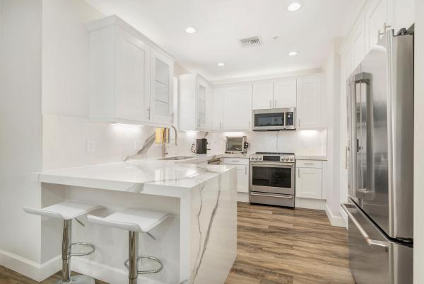 Magnolia Court, 344 N Bromeliad, West Palm Beach, Florida 33401, image 2