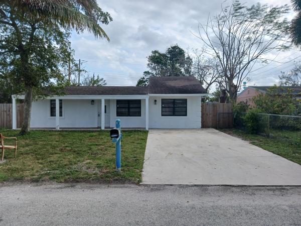 Englewood Manor, 2927 Vassallo Ave, Lake Worth Beach, Florida 33461, image 1