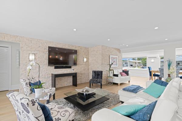 Boca Islands, 398 SW 13th Pl, Boca Raton, Florida 33432, image 2