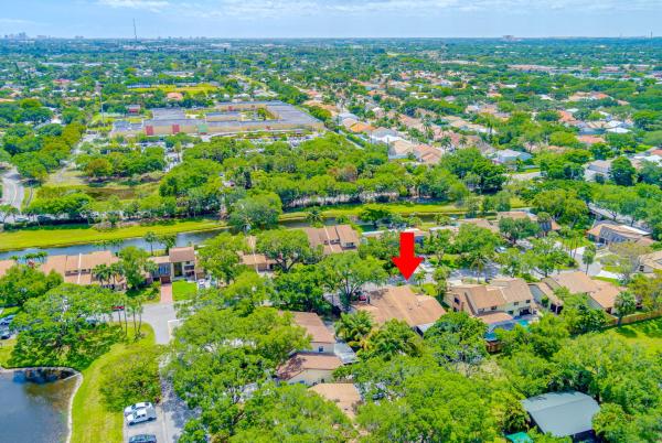 Town Oaks, 1057 Raintree Dr, Palm Beach Gardens, Florida 33410, image 2
