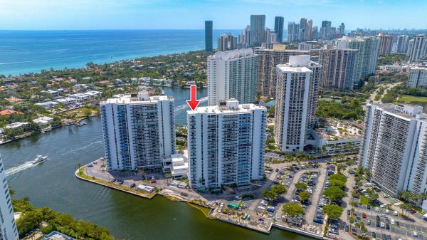 Waterview 1, 20505 E Country Club Dr #Ph-38, Aventura, Florida 33180, image 1