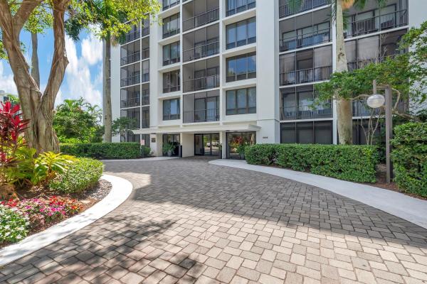 Willow Wood Midrise At Boca Country Club, 6805 Willow Wood Dr #5015, Boca Raton, Florida 33434, image 1