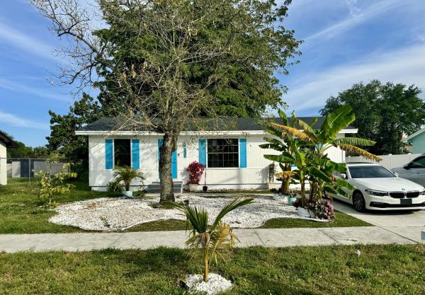 Palm Beach Lakes South, 300 Elaine Cir, West Palm Beach, Florida 33409, image 1