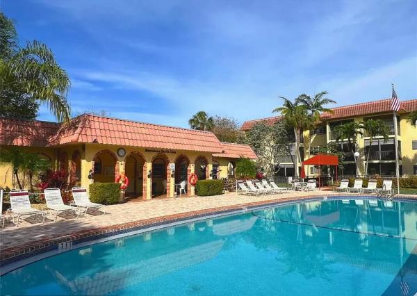 Barcelona North, 259 S Cypress Rd #504, Pompano Beach, Florida 33060, image 1
