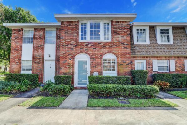 Wendimere Villas, 413 N Cypress Dr #2, Tequesta, Florida 33469, image 1