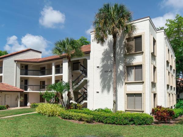 Lakeside Of Banyan Springs, 10143 Mangrove Dr #305, Boynton Beach, Florida 33437, image 1