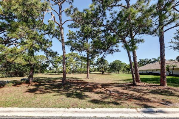 Meadowood Golf & Tennis Club, 9620 Knollwood Ln, Fort Pierce, Florida 34951, image 1